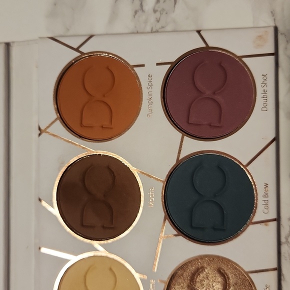 Dominique cosmetics latte palette - Picture 3 of 3